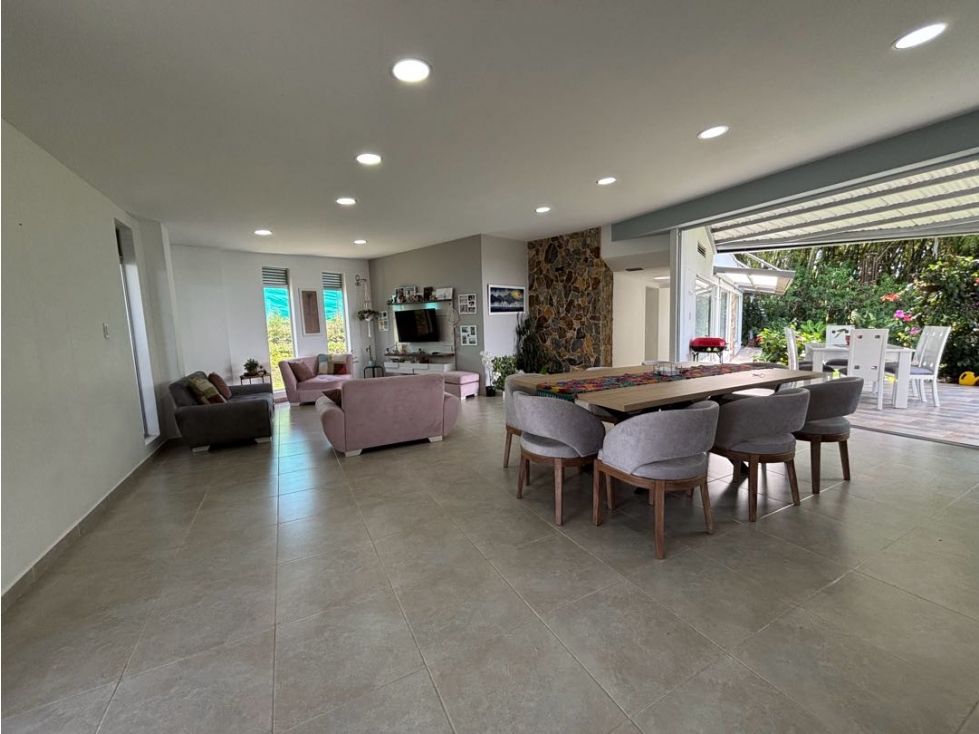 Casa en arriendo Risaralda Pereira Pereira 320 m2 Habitaciones 4 Baños 4 Garajes 6 Precio $6550000