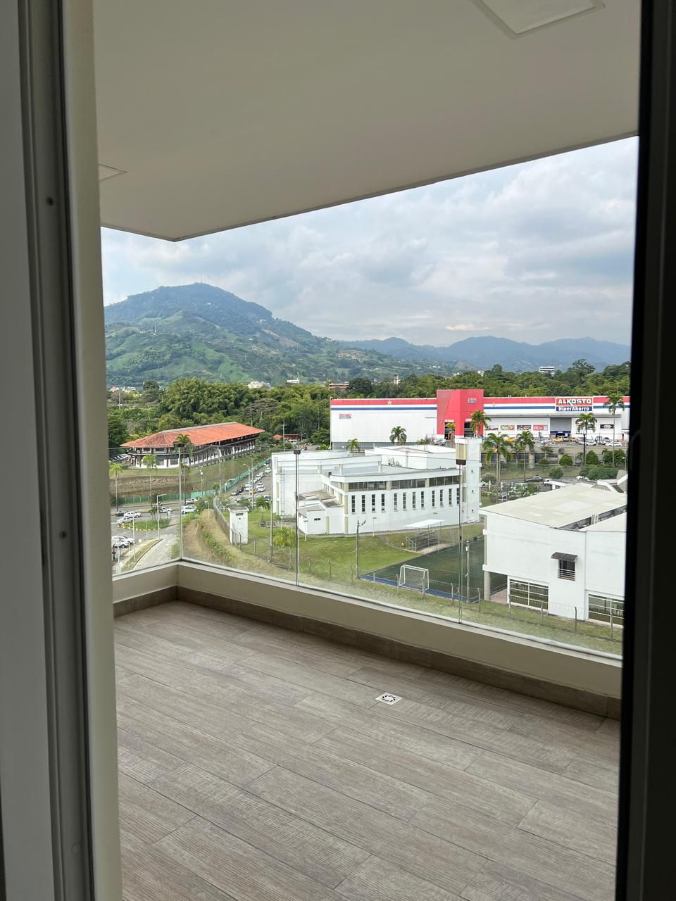Apartamento en venta Risaralda Pereira Br San Fernando 65 m2 Habitaciones 2 Baños 2 Garajes 1 Precio $470000000