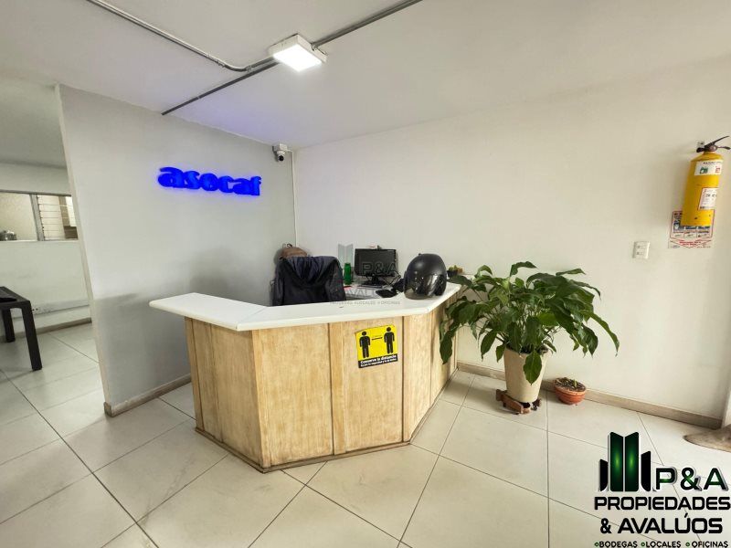 Oficina en arriendo Antioquia Medellín Cuarta Brigada 104 m2 Habitaciones 0 Baños 2 Garajes 0 Precio $8000000
