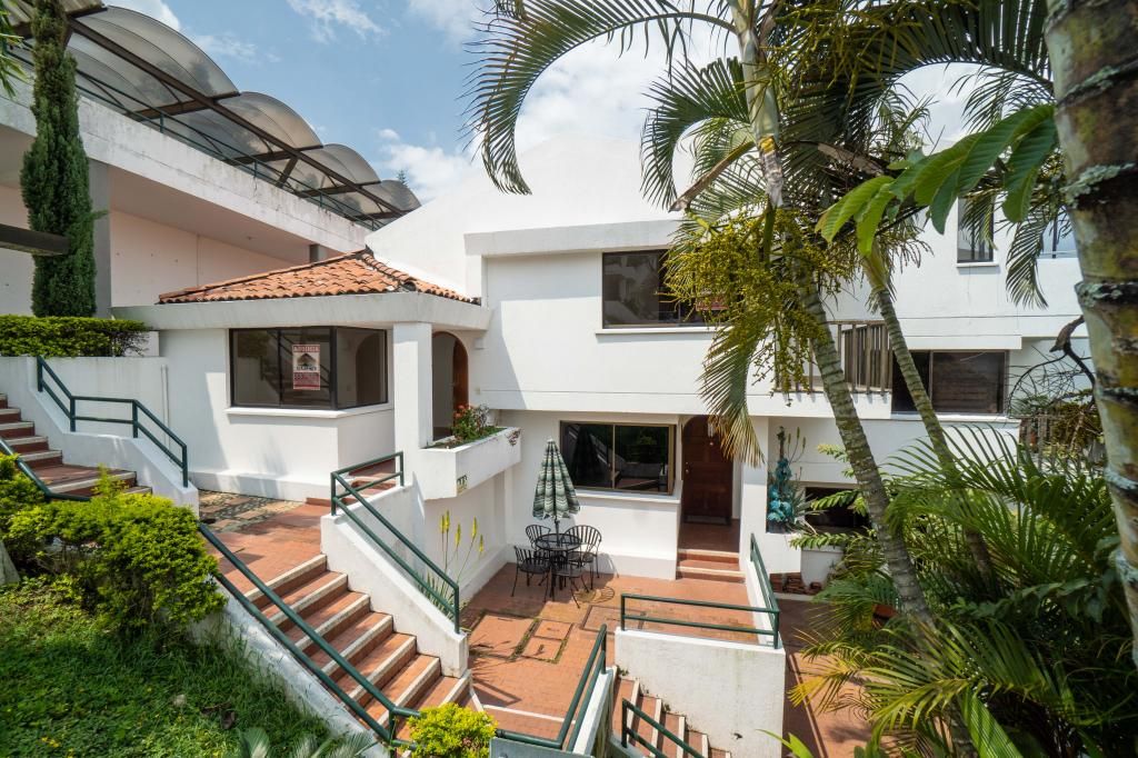 Casa en venta Valle Del Cauca Cali Bellavista 145 m2 Habitaciones 3 Baños 3 Garajes 2 Precio $690000000