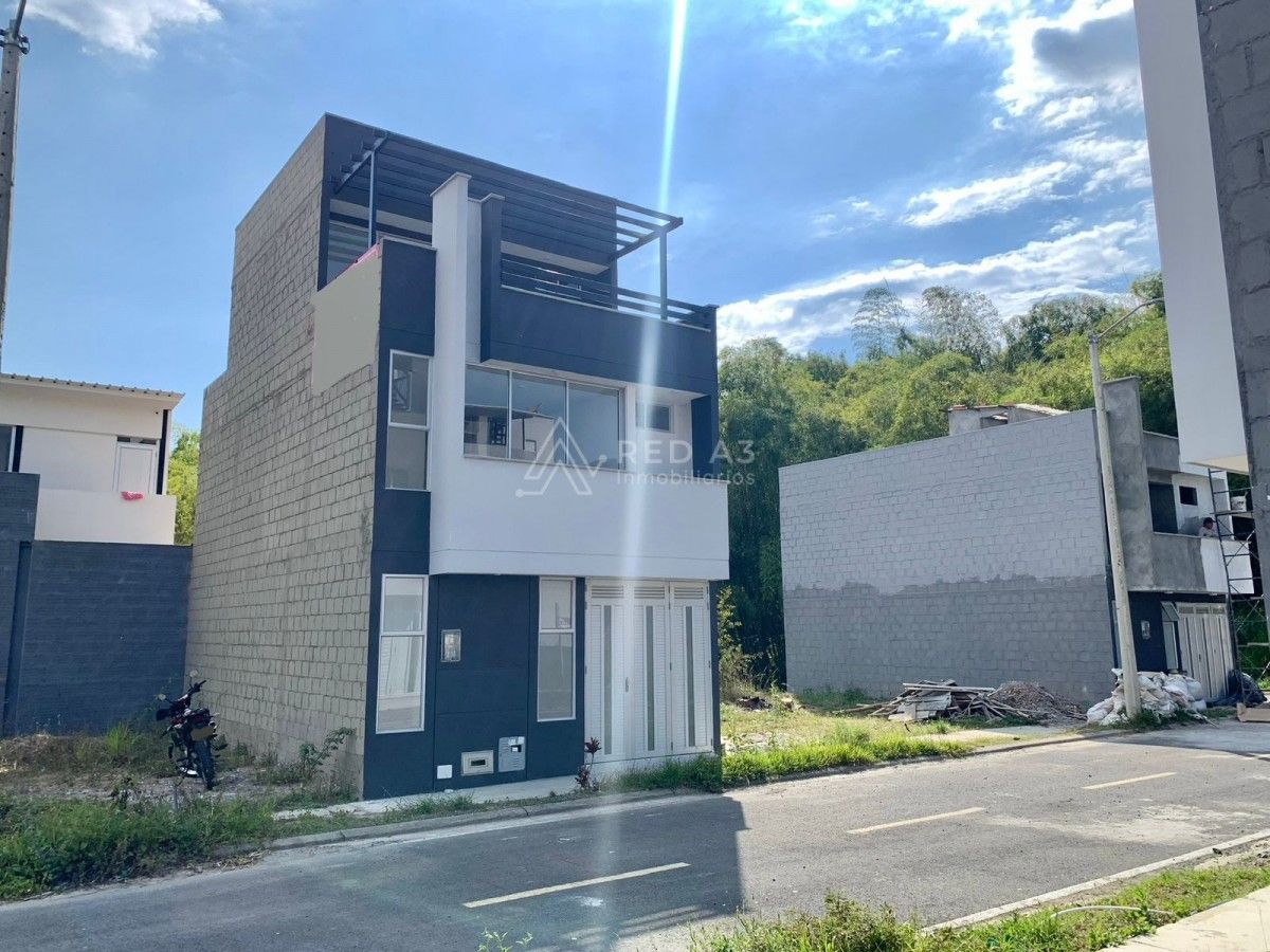 Casa en venta Risaralda Dosquebradas El Estanquillo Bajo 150 m2 Habitaciones 4 Baños 4 Garajes 1 Precio $450000000