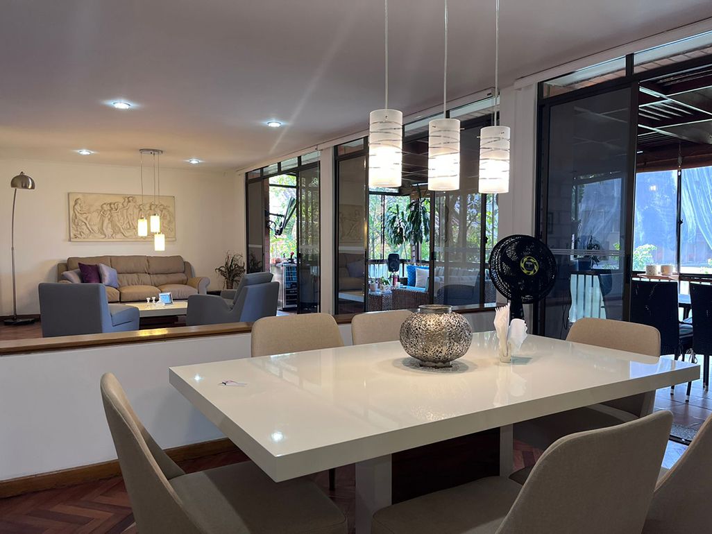 Casa en venta Antioquia Medellín San Lucas 306 m2 Habitaciones 4 Baños 6 Garajes 2 Precio $1900000000