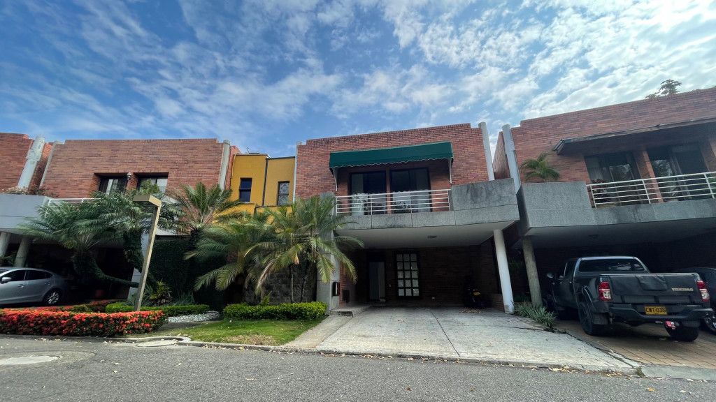 Casa en venta Valle Del Cauca Cali Ciudadela Campestre 237 m2 Habitaciones 4 Baños 4 Garajes 4 Precio $950000000