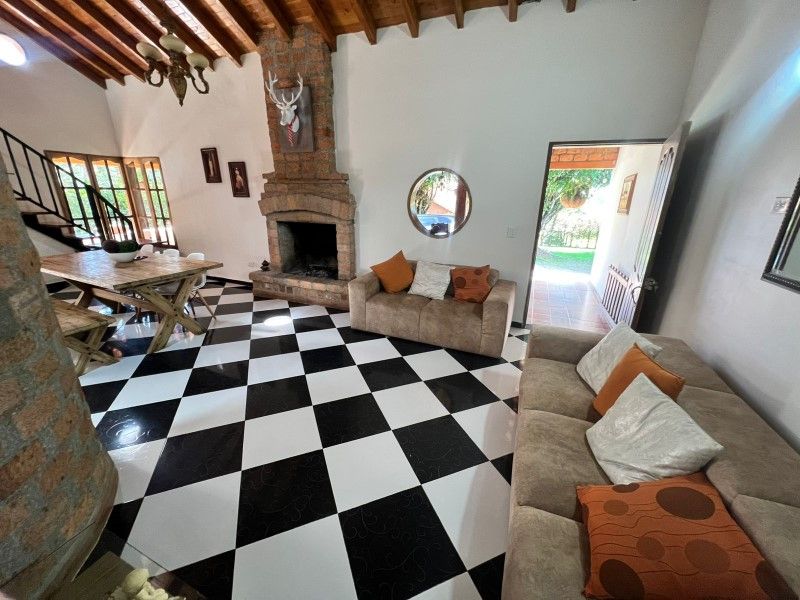 Casa en venta Antioquia El Carmen De Viboral El Carmen De Viboral 300 m2 Habitaciones 3 Baños 3 Garajes 0 Precio $950000000