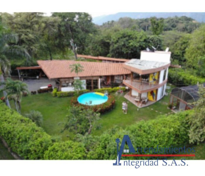Casa en venta Antioquia San Jerónimo San Jerónimo 1350 m2 Habitaciones 4 Baños 4 Garajes 2 Precio $1100000000
