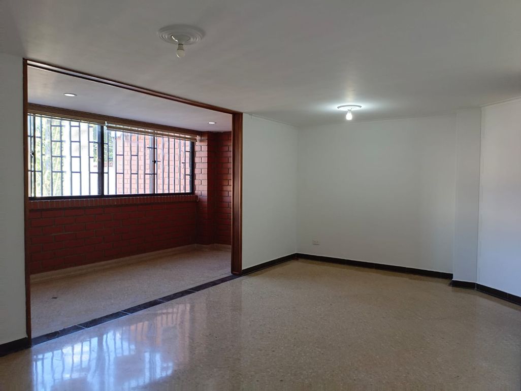 Apartamento en arriendo Antioquia Medellín La Castellana 115 m2 Habitaciones 3 Baños 2 Garajes 1 Precio $3450000