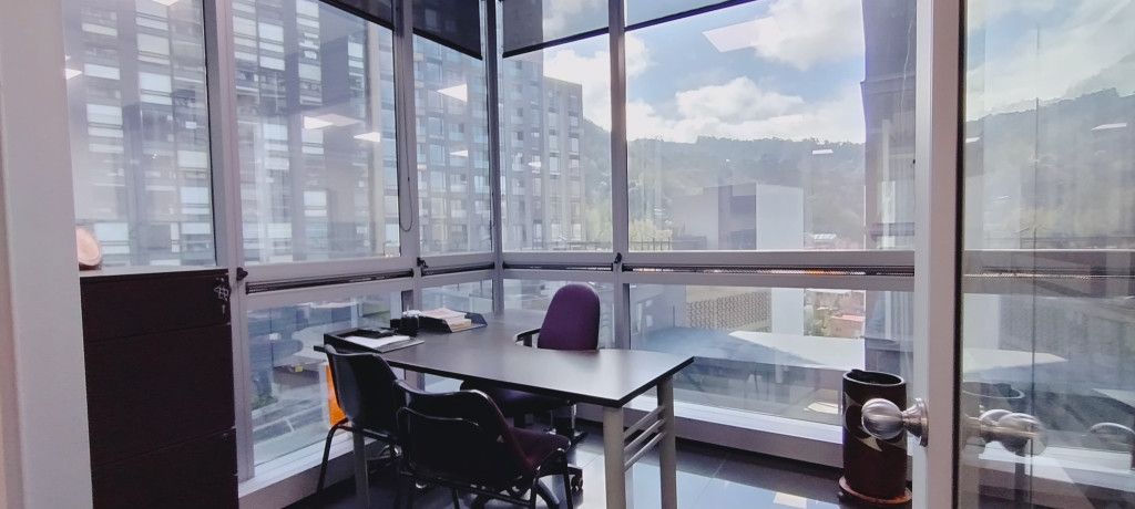 Oficina en venta Cundinamarca Bogotá Cerro San Cristobal Alto 105 m2 Habitaciones 0 Baños 0 Garajes 2 Precio $870000000