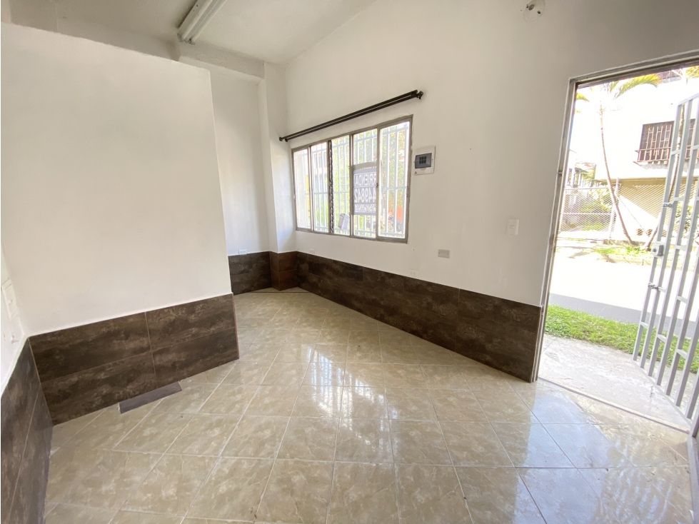 Local en arriendo Antioquia Medellín La Hondonada 15 m2 Habitaciones 0 Baños 1 Garajes 0 Precio $1000000