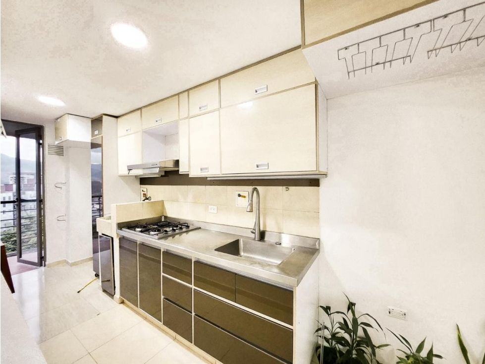 Apartamento en arriendo Antioquia Medellín Castropol 80 m2 Habitaciones 3 Baños 2 Garajes 1 Precio $4000000