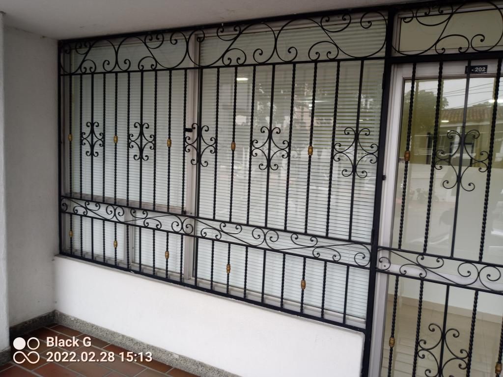 Local en venta Valle Del Cauca Cali San Vicente 40 m2 Habitaciones 0 Baños 1 Garajes 0 Precio $170000000