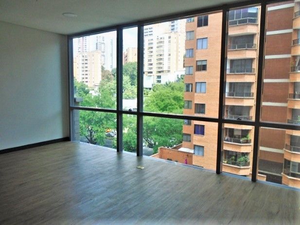 Oficina en arriendo o venta Antioquia Medellín Alejandria 40 m2 Habitaciones 0 Baños 1 Garajes 1 Precio venta $515000000 Precio arriendo $3650000