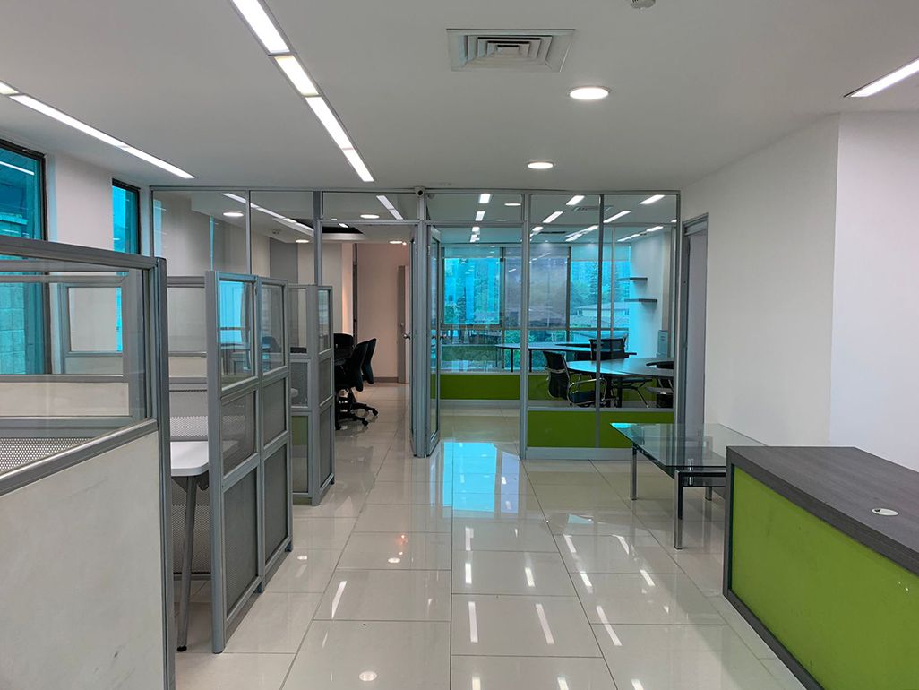 Oficina en venta Antioquia Medellín La Aguacatala 74 m2 Habitaciones 0 Baños 1 Garajes 1 Precio $960000000