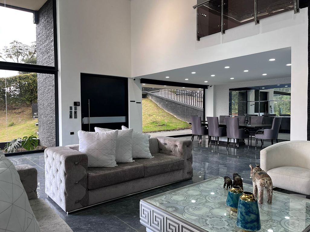 Casa en arriendo Antioquia Envigado Vereda El Peñasco 800 m2 Habitaciones 6 Baños 6 Garajes 6 Precio $45000000