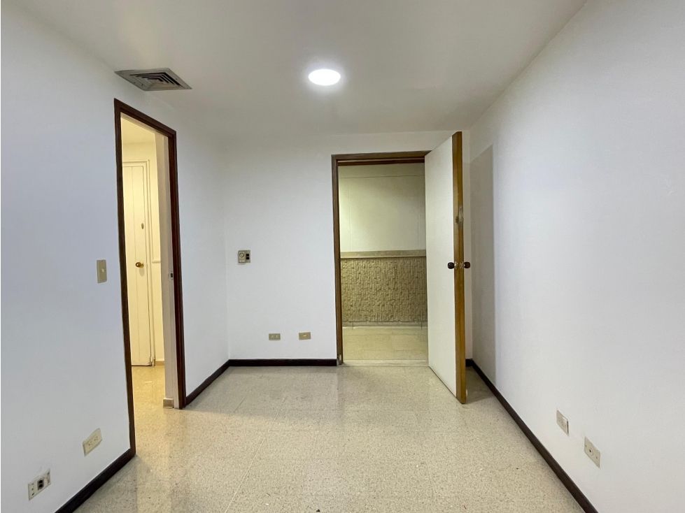 Oficina en venta Antioquia Medellín Alejandria 37 m2 Habitaciones 0 Baños 1 Garajes 1 Precio $340000000