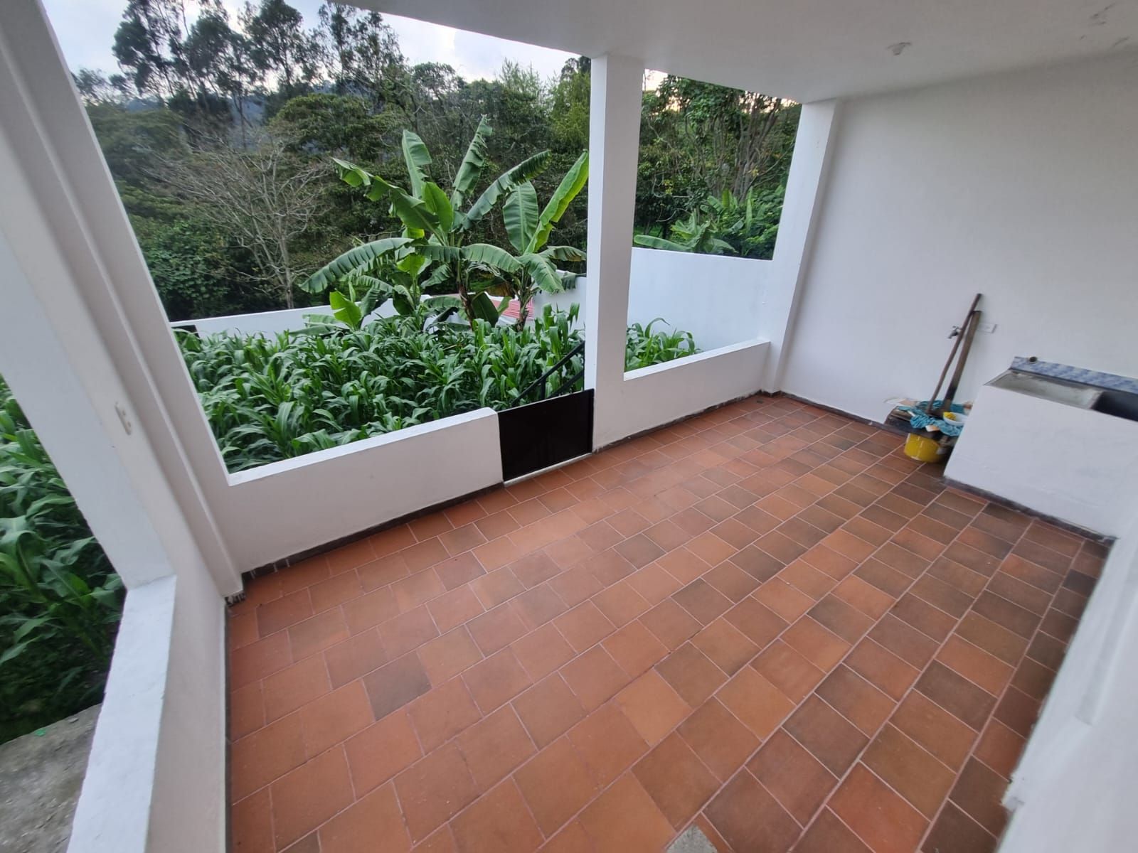 Casa en venta Cundinamarca Silvania El Centro 240 m2 Habitaciones 4 Baños 2 Garajes 2 Precio $270000000