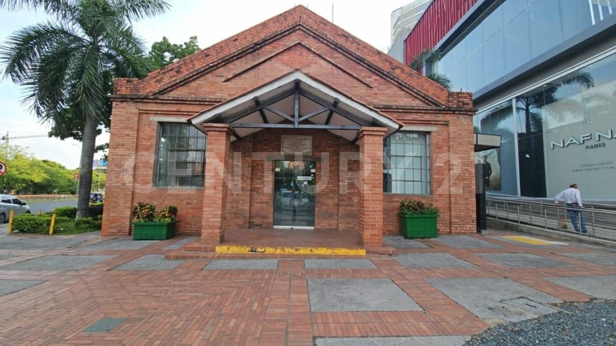 Local en arriendo Valle Del Cauca Cali La Flora 367 m2 Habitaciones 0 Baños 0 Garajes 0 Precio $32500000