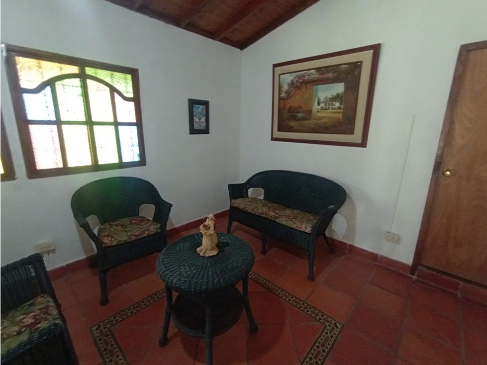 Casa en arriendo Antioquia Medellín La Alpujarra 120 m2 Habitaciones 3 Baños 2 Garajes 2 Precio $4500000