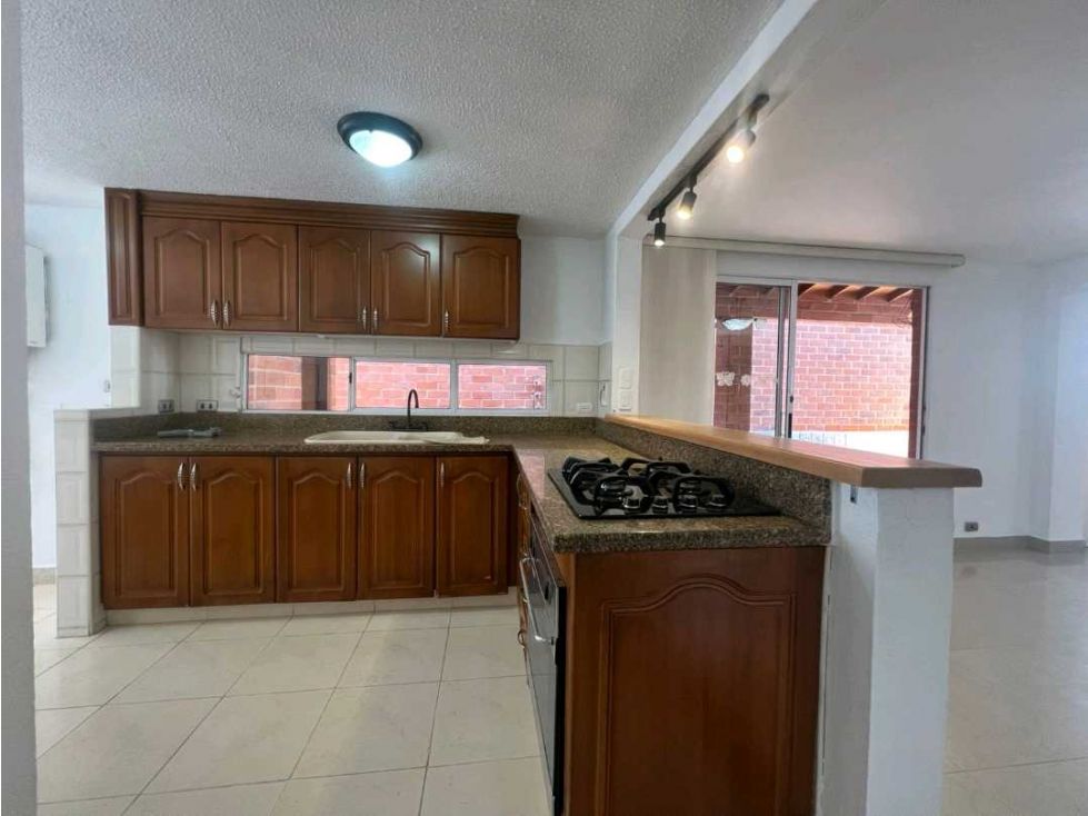 Casa en arriendo Antioquia Sabaneta Entre Amigos 228 m2 Habitaciones 3 Baños 3 Garajes 2 Precio $8000000