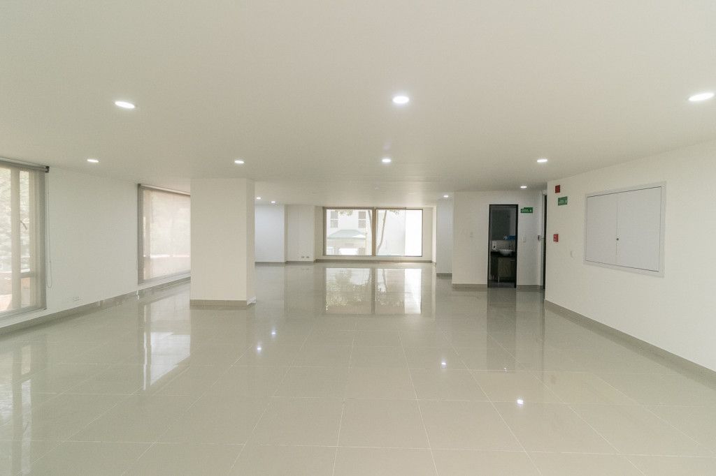 Oficina en arriendo Cundinamarca Bogotá La Porciuncula 144 m2 Habitaciones 0 Baños 2 Garajes 3 Precio $10140000