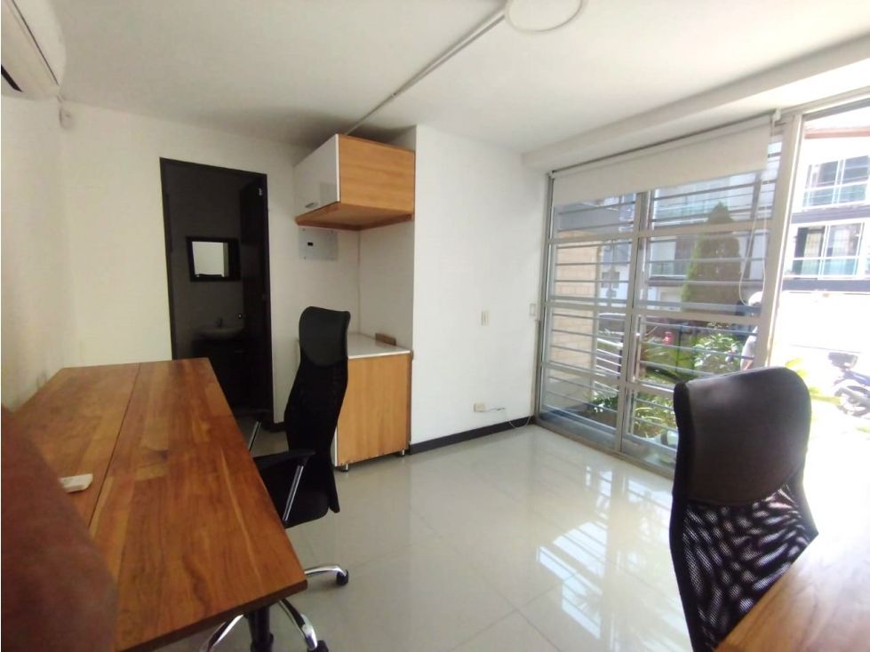 Local en arriendo Antioquia Medellín Urbanizacion Bosques De La Capellania 15 m2 Habitaciones 0 Baños 1 Garajes 0 Precio $1600000