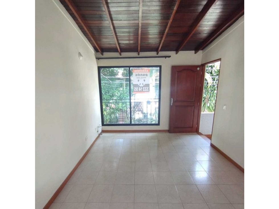 Casa en arriendo Antioquia Envigado Milán - Vallejuelos 70 m2 Habitaciones 3 Baños 2 Garajes 0 Precio $2400000