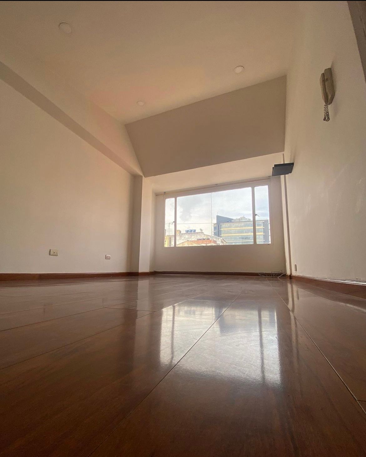 Apartamento en venta Cundinamarca Bogotá Emaus 70 m2 Habitaciones 2 Baños 2 Garajes 1 Precio $350000000