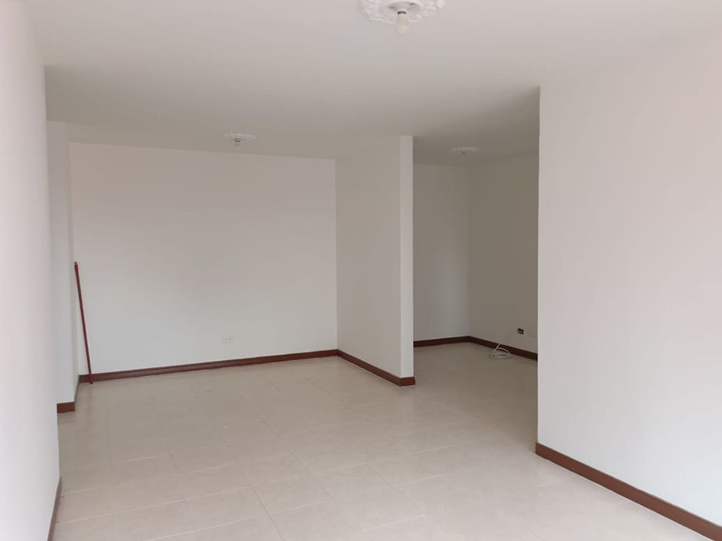 Apartamento en arriendo Antioquia Medellín Loma De Los Bernal 79 m2 Habitaciones 3 Baños 2 Garajes 1 Precio $2850000