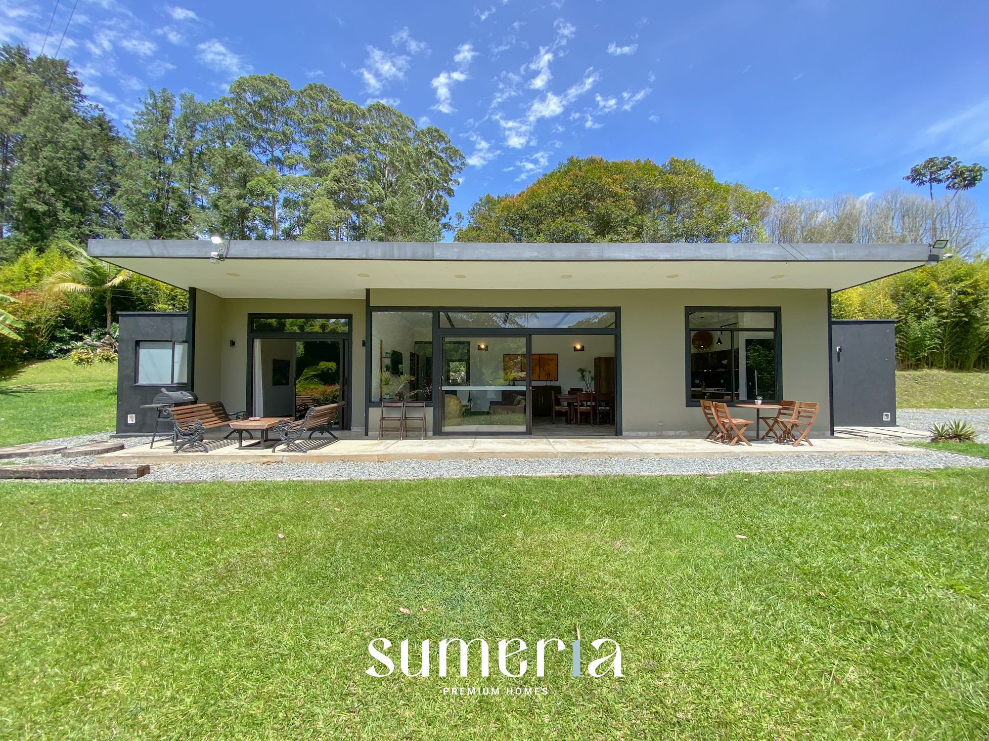 Casa Campestre en arriendo Antioquia El Retiro Cn El Campo 4000 m2 Habitaciones 6 Baños 6 Garajes 6 Precio $8500000