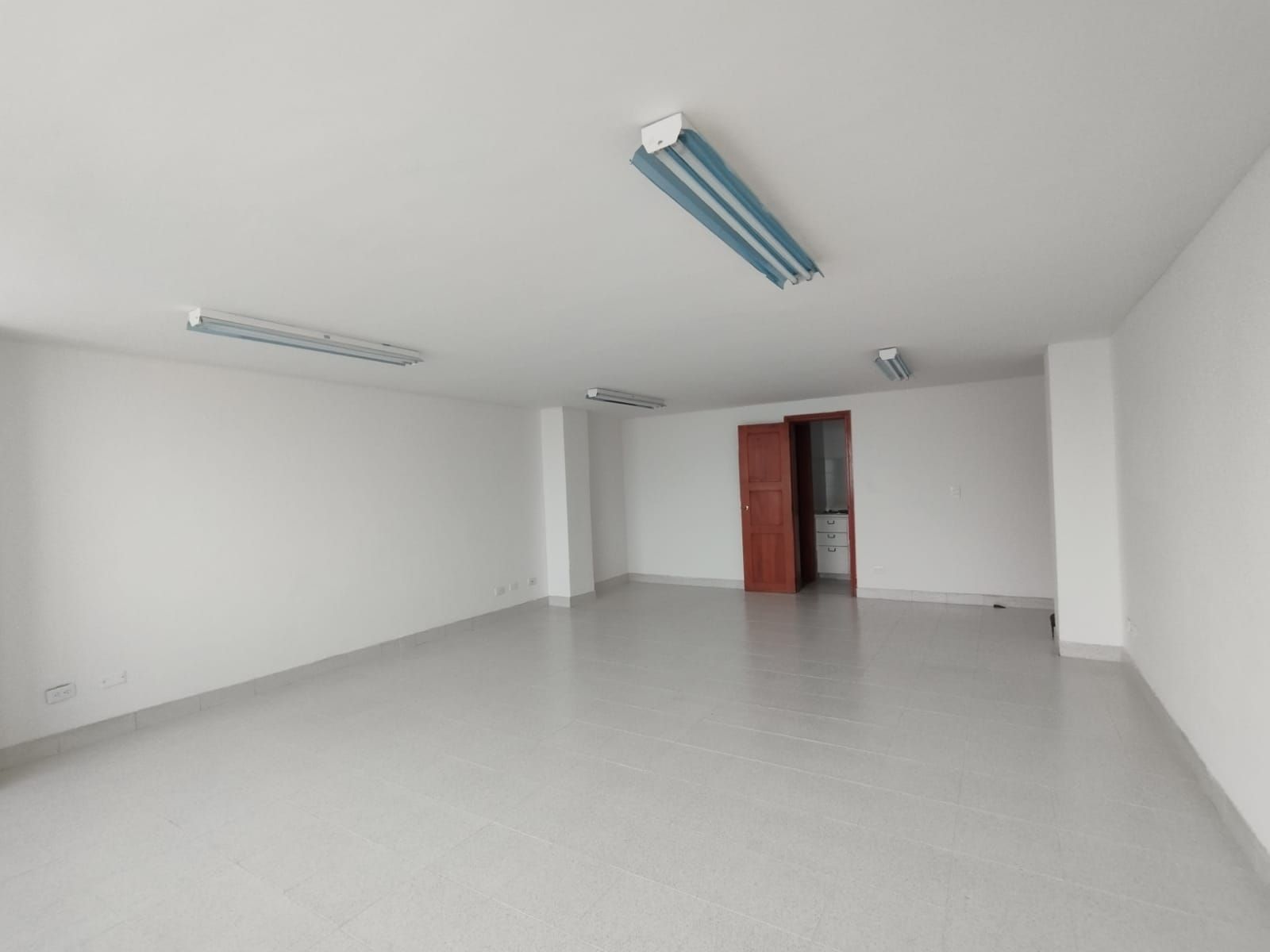 Oficina en arriendo Risaralda Pereira Los Rosales 60 m2 Habitaciones 0 Baños 1 Garajes 1 Precio $2400000