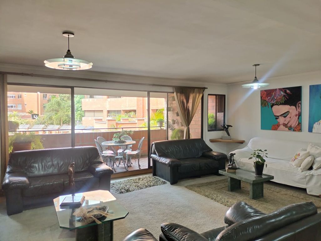 Apartamento en venta Antioquia Medellín Patio Bonito 196 m2 Habitaciones 3 Baños 3 Garajes 2 Precio $1110000000
