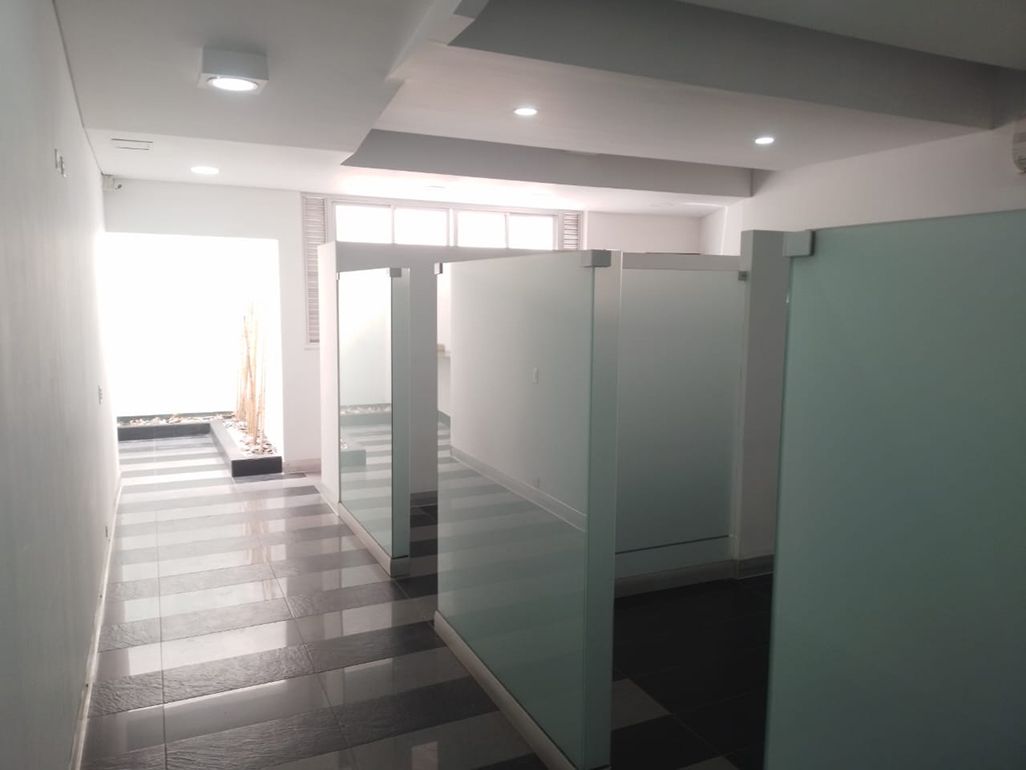Oficina en arriendo Antioquia Medellín Laureles 70 m2 Habitaciones 0 Baños 1 Garajes 1 Precio $5000000