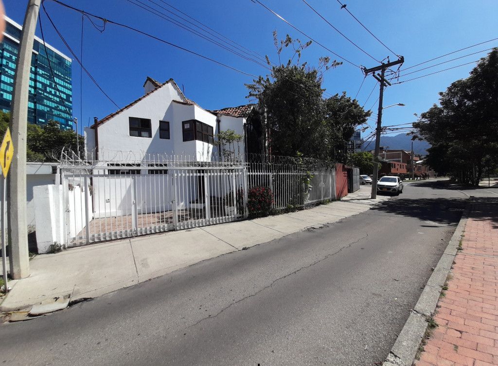 Casa en venta Cundinamarca Bogotá Santa Ana Occidental 191 m2 Habitaciones 4 Baños 4 Garajes 2 Precio $1800000000