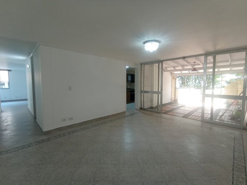 Apartamento en venta Antioquia Medellín Urbanizacion Bosques De La Aguacata 130 m2 Habitaciones 3 Baños 2 Garajes 1 Precio $892000000
