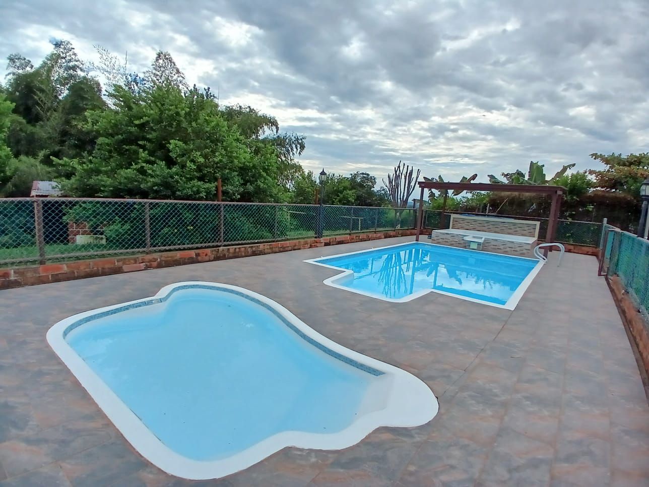 Casa en arriendo o venta Risaralda Pereira Ur Rincon De La Palma 750 m2 Habitaciones 4 Baños 5 Garajes 5 Precio venta $1800000000 Precio arriendo $12000000