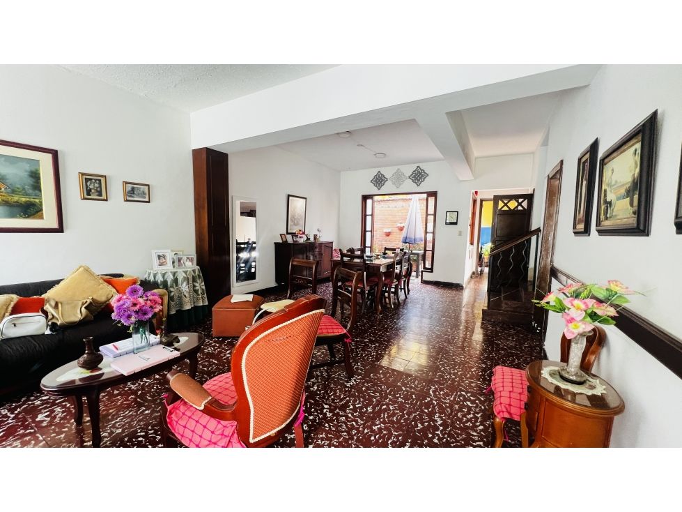 Casa en venta Valle Del Cauca Cali Eucarístico 330 m2 Habitaciones 4 Baños 3 Garajes 2 Precio $598000000