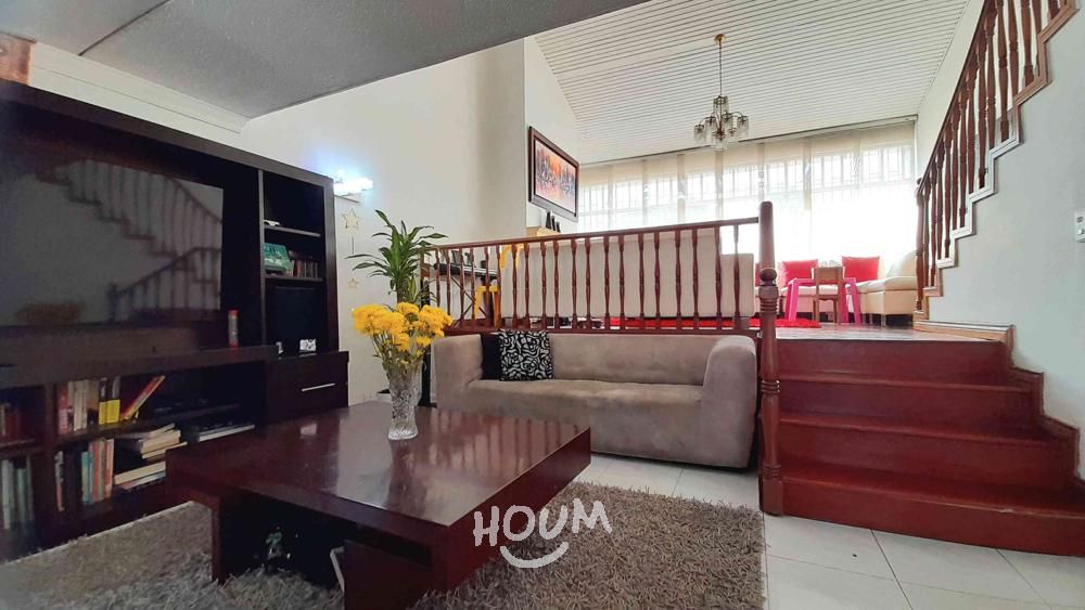 Casa en venta Cundinamarca Bogotá Estoril 250 m2 Habitaciones 4 Baños 2 Garajes 3 Precio $1500000000