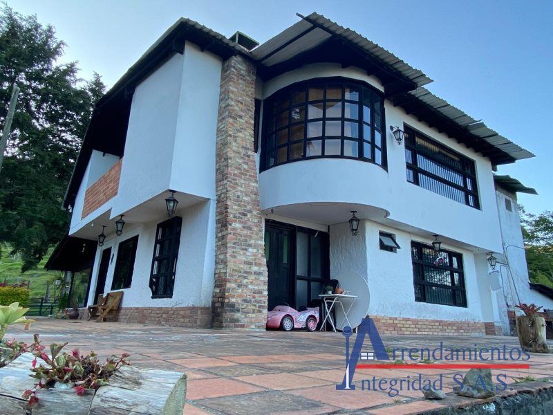 Casa en venta Antioquia Bello Centro 1600 m2 Habitaciones 5 Baños 3 Garajes 0 Precio $700000000