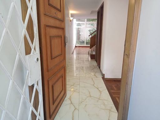 Casa en arriendo Cundinamarca Bogotá Bellavista 317 m2 Habitaciones 4 Baños 2 Garajes 3 Precio $12000000