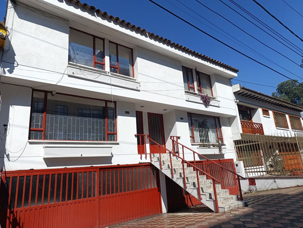 Casa en venta Cundinamarca Bogotá Nicolas De Federman 316 m2 Habitaciones 4 Baños 4 Garajes 2 Precio $1800000000