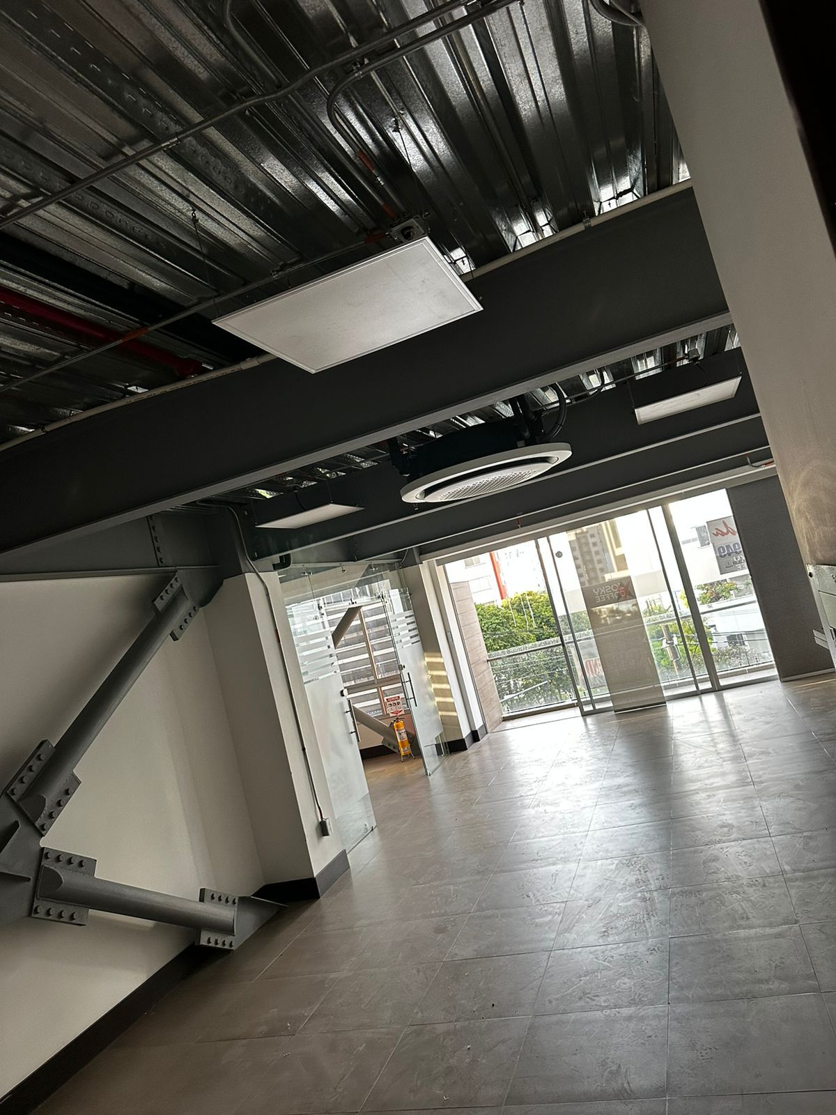 Oficina en arriendo Risaralda Pereira Pinares De San Martin 68 m2 Habitaciones 0 Baños 1 Garajes 1 Precio $3150000