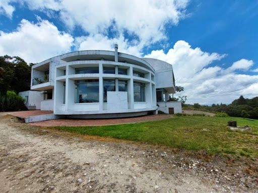 Casa en arriendo Cundinamarca Chía Vereda Yerbabuena 700 m2 Habitaciones 5 Baños 7 Garajes 10 Precio $20480000