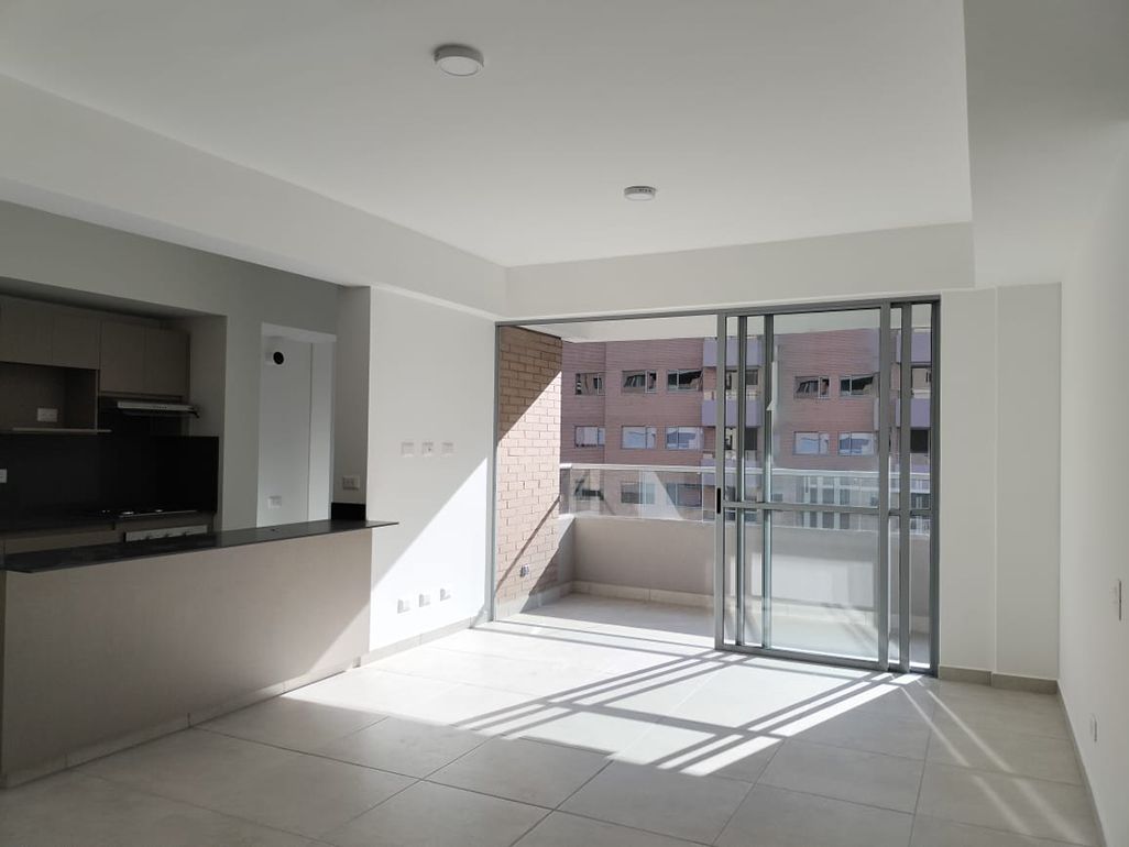 Apartamento en arriendo Antioquia Envigado Jardines 83 m2 Habitaciones 3 Baños 2 Garajes 2 Precio $3850000