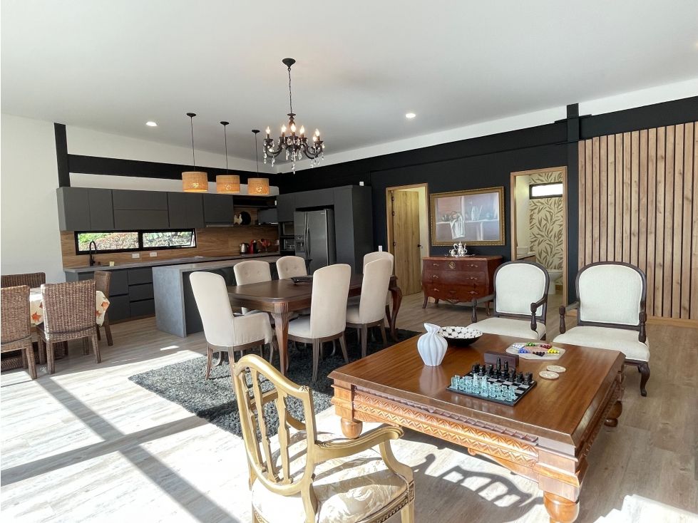 Casa en arriendo o venta Antioquia Medellín Las Lomas No2 375 m2 Habitaciones 3 Baños 4 Garajes 4 Precio venta $3500000000 Precio arriendo $22000000