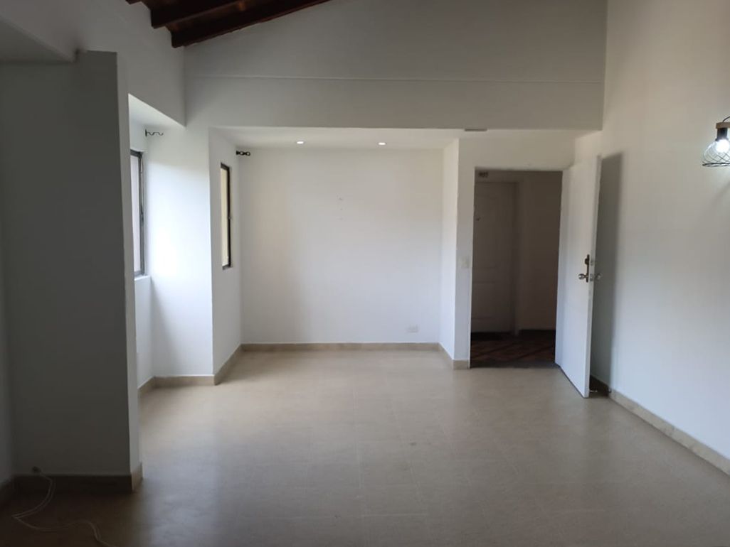 Apartamento en arriendo Antioquia Medellín Loma De Los Bernal 127 m2 Habitaciones 4 Baños 2 Garajes 0 Precio $3200000
