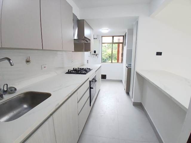 Apartamento en arriendo Antioquia Medellín Castropol 97 m2 Habitaciones 2 Baños 2 Garajes 1 Precio $3700000