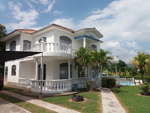 Casa en venta Tolima Carmen De Apicalá Carmen De Apicalá 1015 m2 Habitaciones 4 Baños 4 Garajes 6 Precio $800000000
