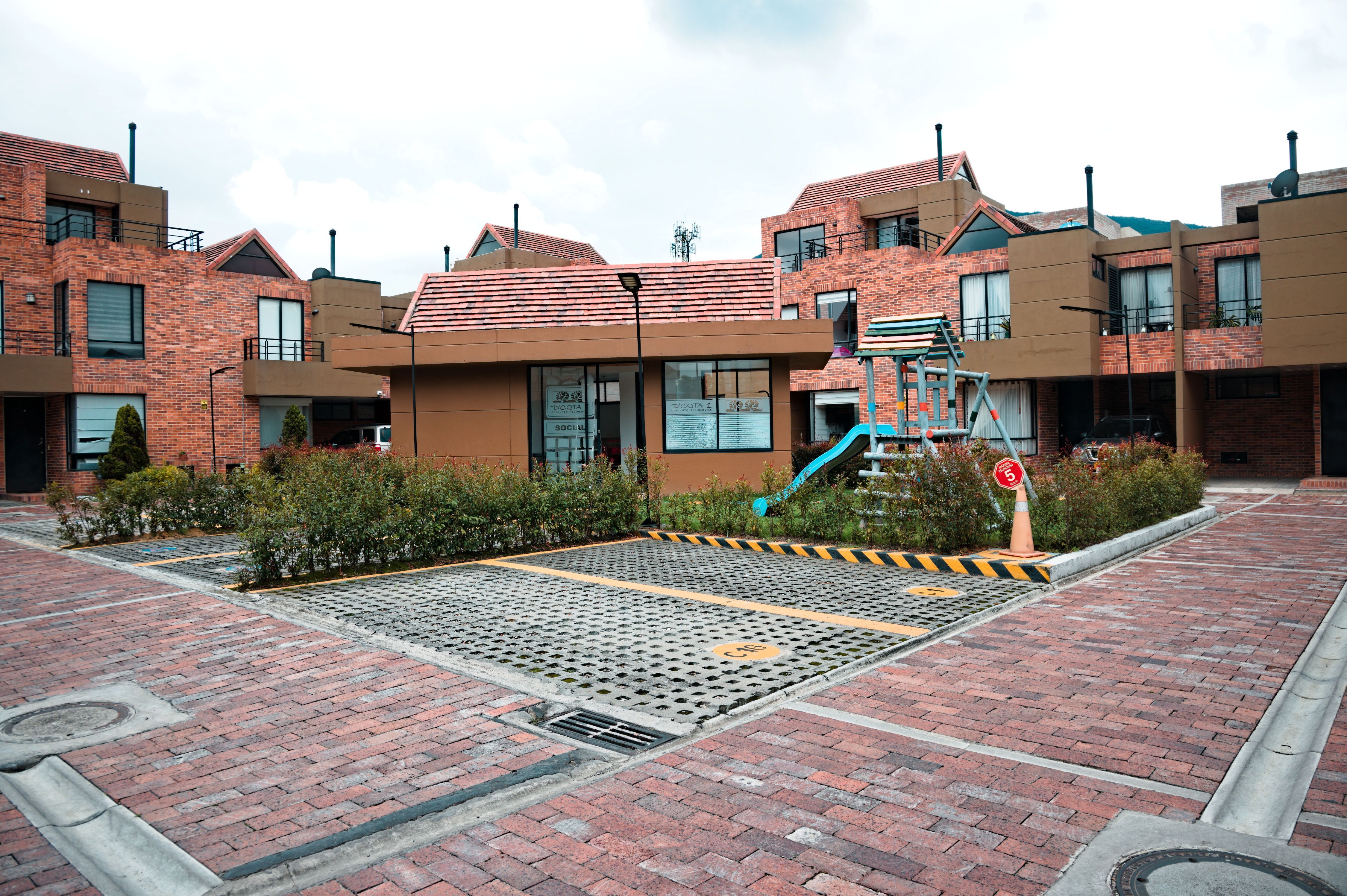 Casa en venta Cundinamarca Cota Parque Industrial Portos Sabana 80 138 m2 Habitaciones 4 Baños 3 Garajes 2 Precio $700000000