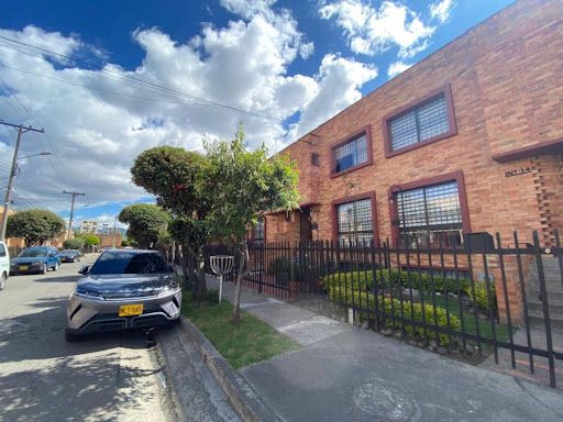 Casa en venta Cundinamarca Bogotá Modelia Occidental 153 m2 Habitaciones 4 Baños 3 Garajes 2 Precio $790000000