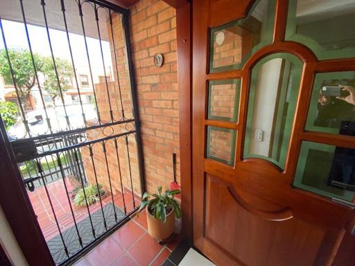 Casa en venta Cundinamarca Bogotá Mallorca 153 m2 Habitaciones 4 Baños 3 Garajes 2 Precio $790000000