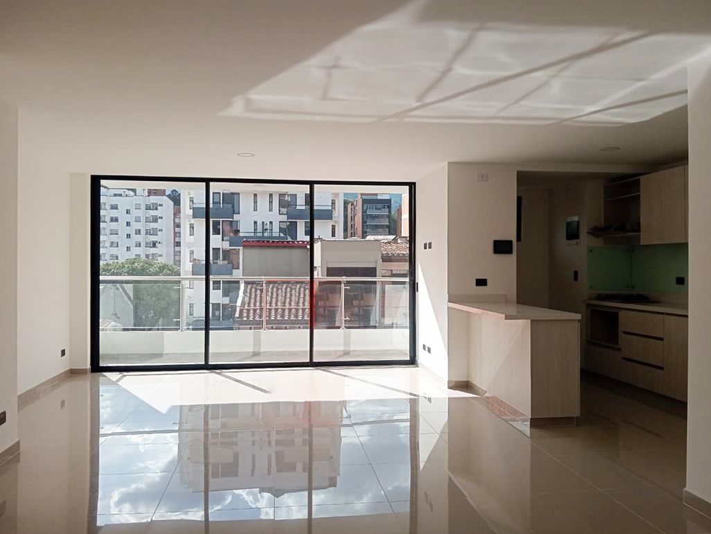Apartamento en arriendo Antioquia Medellín La Castellana 105 m2 Habitaciones 3 Baños 3 Garajes 2 Precio $4700000